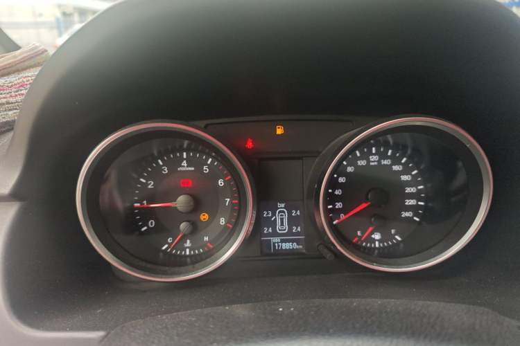 Used Haval H6 2017 Red-Label Sport Edition 1.5T Manual Two-Wheel Drive Elite Model Instrument Cluster