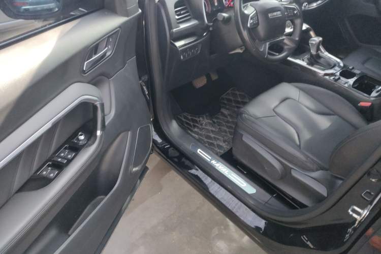 Used Haval H6 2017 Red-Label 1.5T Automatic Two-Wheel Drive Luxury Model Interior 1