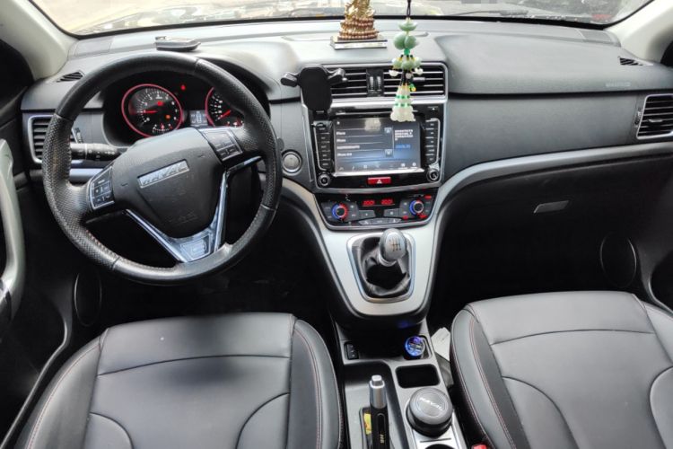 Used Haval H6 2017 Blue Label Sport Edition 1.5T Manual Two-Wheel Drive Elite Model Interior 2