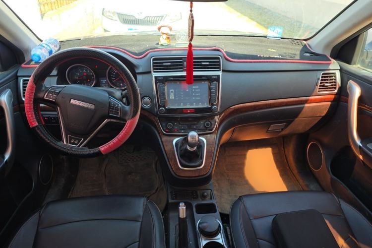 Used Haval H6 2017 Red-Label Sport Edition 1.5T Manual Two-Wheel Drive Elite Model Interior 2