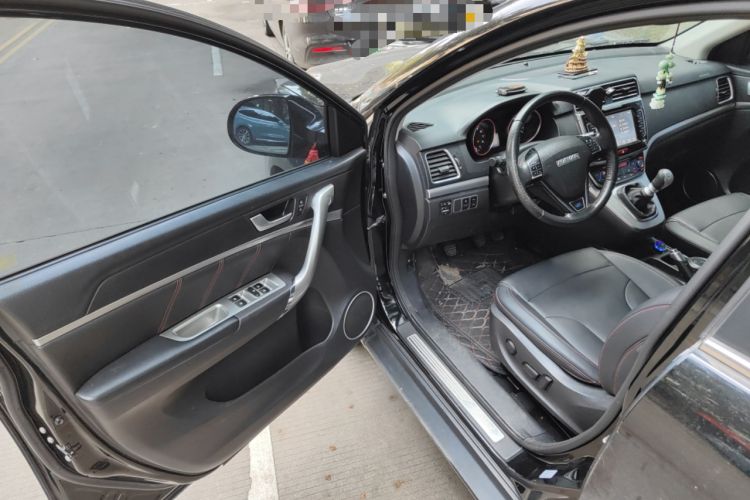 Used Haval H6 2017 Blue Label Sport Edition 1.5T Manual Two-Wheel Drive Elite Model Interior 3