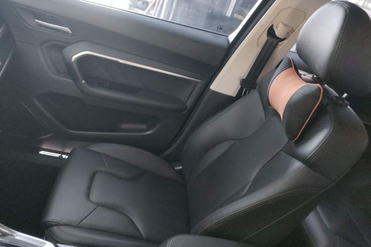 Used Haval H6 2017 Red-Label 1.5T Automatic Two-Wheel Drive Luxury Model Interior 5