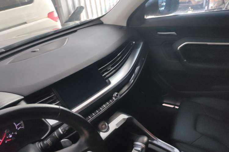 Used Haval H6 2017 Red-Label 1.5T Automatic Two-Wheel Drive Luxury Model Interior 6