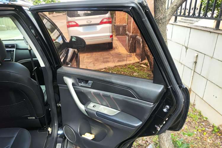 Used Haval H6 2017 Restyled Red-Label Sport Version 1.5T Automatic Two-Wheel Drive Luxury Trim Interior 6
