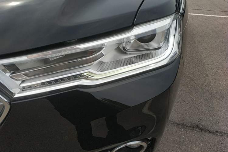 Used Haval H6 2017 Blue Label 2.0T Automatic Two-Wheel Drive Smart Edition Left Front Headlight