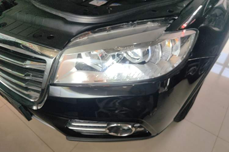 Used Haval H6 2017 Red-Label Sport Edition 1.5T Automatic Two-Wheel Drive Luxury Model Left Front Headlight
