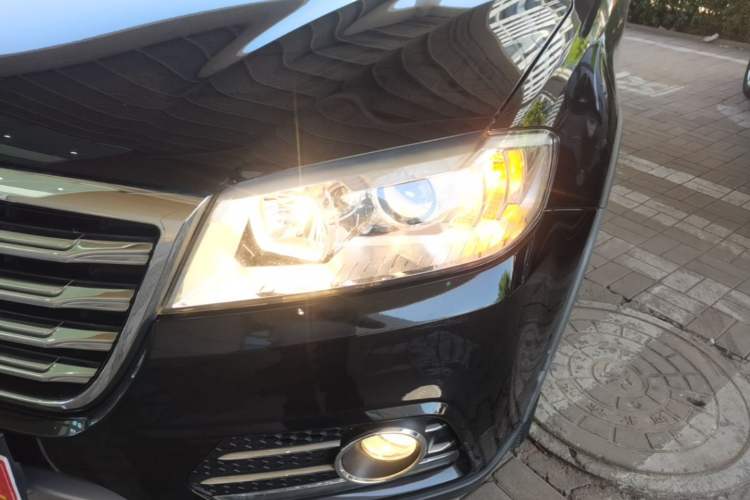 Used Haval H6 2017 Red-Label Sport Edition 1.5T Manual Two-Wheel Drive Elite Model Left Front Headlight