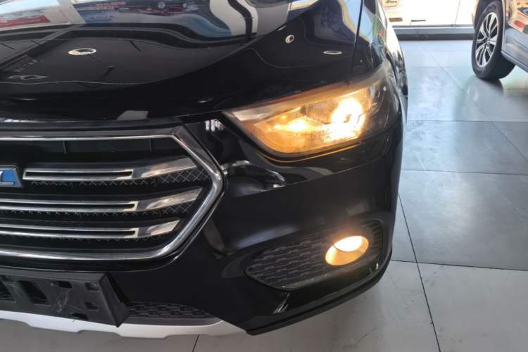 Used Haval H6 2017 Blue Label Sport Edition 1.5T Manual Two-Wheel Drive Elite Model Left Front Headlight