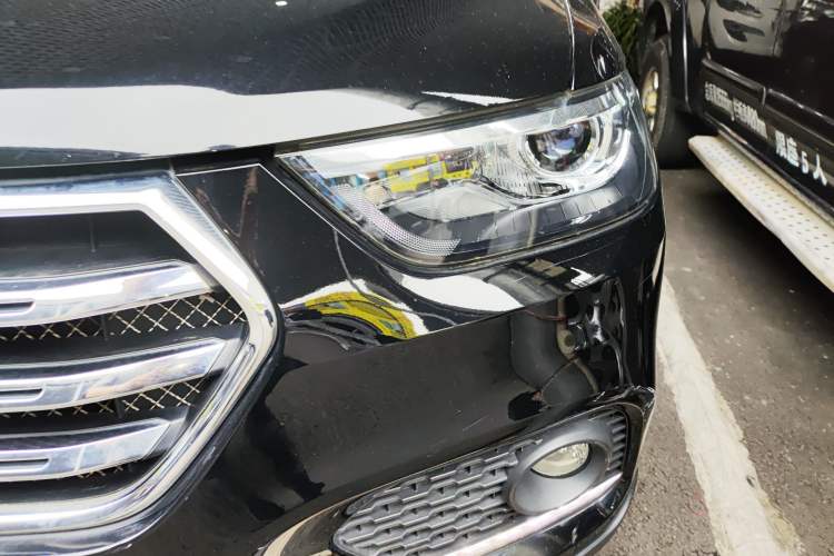 Used Haval H6 2017 Blue Label Sport Edition 1.5T Automatic Two-Wheel Drive Luxury Model Left Front Headlight