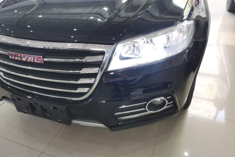 Used Haval H6 2017 Red-Label Sport Edition 1.5T Automatic Two-Wheel Drive Luxury Model Left Front Headlight