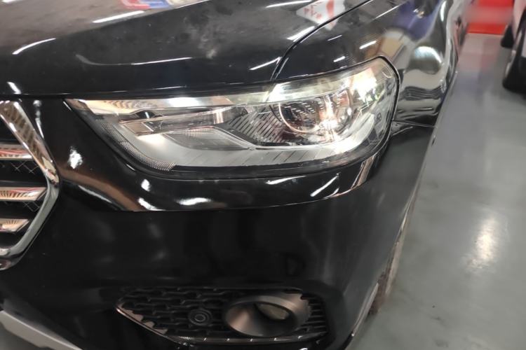 Used Haval H6 2017 Blue Label Sport Edition 1.5T Automatic Two-Wheel Drive Luxury Model Left Front Headlight