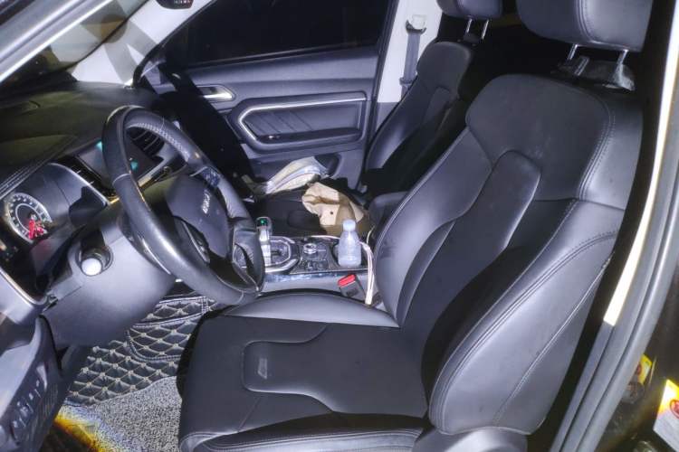 Used Haval H6 2017 Red Label 2.0T Automatic Two-Wheel Drive ZhiShang Model Left Front Seat
