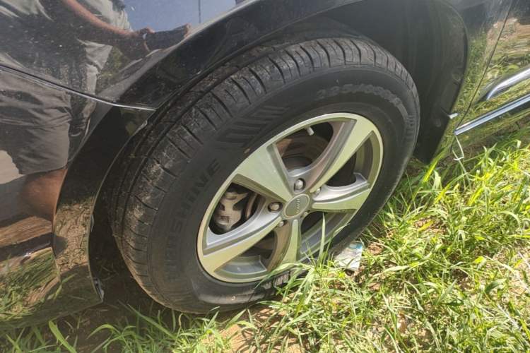 Used Haval H6 2017 Classic Edition 1.5T Manual Two-Wheel Drive Value Model Left Front Wheel Hub