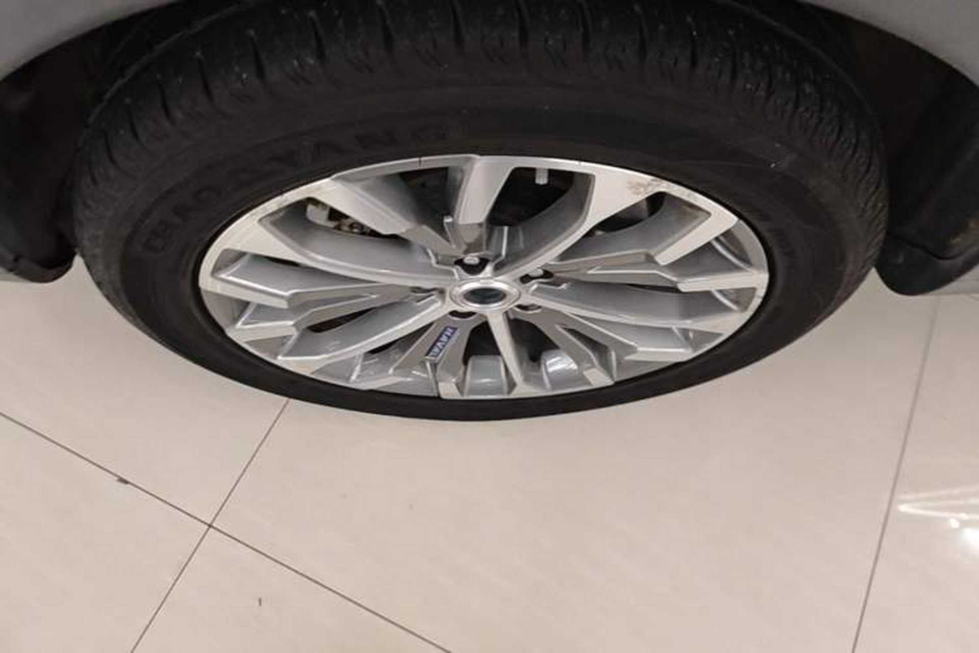 Used Haval H6 2017 Blue Label 1.5T Automatic Two-Wheel Drive ZhiShang Model Left Front Wheel Hub