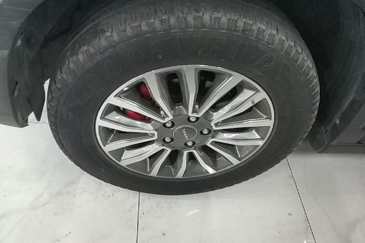 Used Haval H6 2017 Red-Label Sport Edition 1.5T Automatic Two-Wheel Drive Luxury Model Left Front Wheel Hub