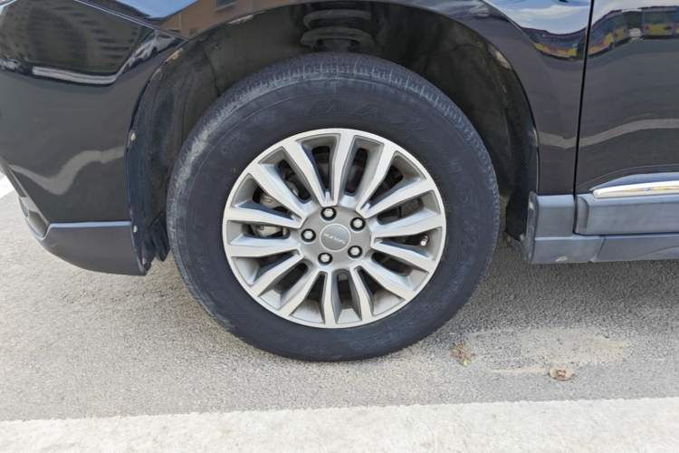 Used Haval H6 2017 Blue Label Sport Edition 1.5T Automatic Two-Wheel Drive Luxury Model Left Front Wheel Hub