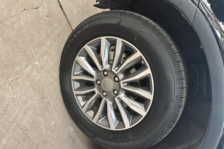 Used Haval H6 2017 Red-Label Sport Edition 1.5T Automatic Two-Wheel Drive Luxury Model Left Front Wheel Hub