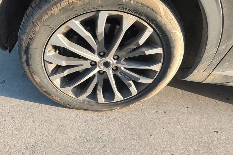 Used Haval H6 2017 Blue Label 1.5T Automatic Two-Wheel Drive ZhiShang Model Left Front Wheel Hub