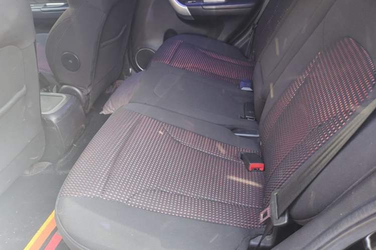 Used Haval H6 2017 Classic Edition 1.5T Manual Two-Wheel Drive Value Model Left Rear Seat