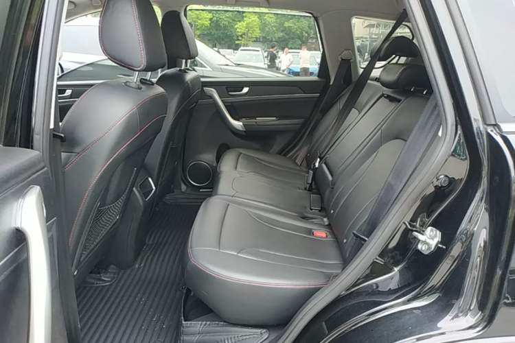 Used Haval H6 2017 Red-Label Sport Edition 1.5T Automatic Two-Wheel Drive Luxury Model Left Rear Seat