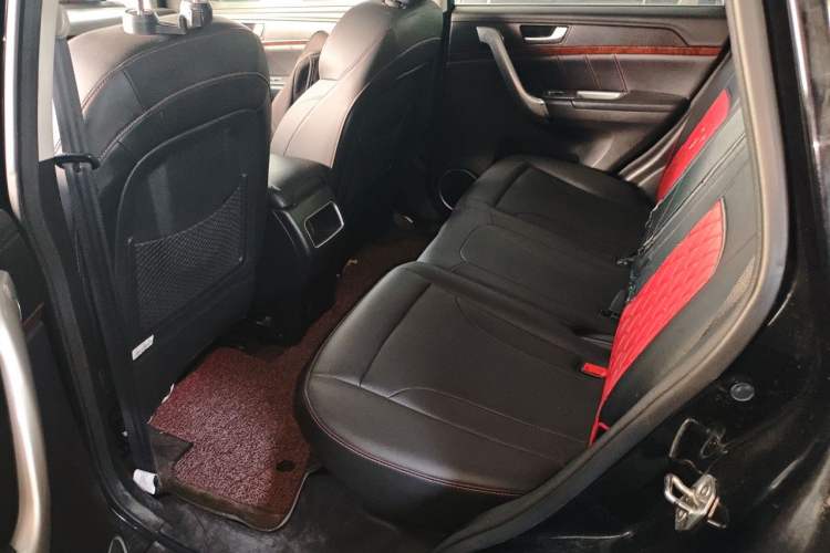 Used Haval H6 2017 Red-Label Sport Edition 1.5T Manual Two-Wheel Drive Elite Model Left Rear Seat