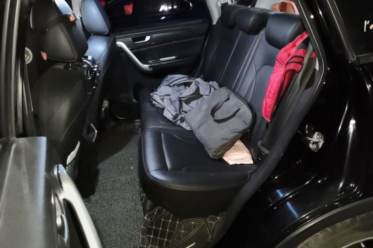 Used Haval H6 2017 Red-Label Sport Edition 1.5T Manual Two-Wheel Drive Elite Model Left Rear Seat