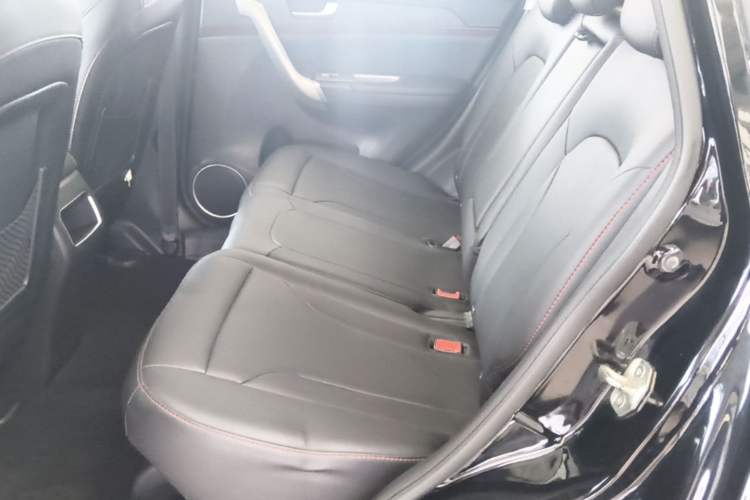 Used Haval H6 2017 Red-Label Sport Edition 1.5T Manual Two-Wheel Drive Elite Model Left Rear Seat
