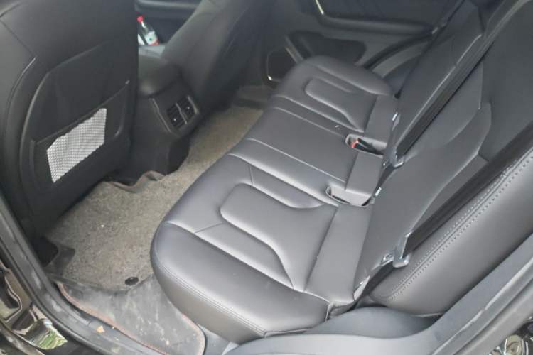 Used Haval H6 2017 Red-Label 1.3T Automatic Two-Wheel Drive ZhiShang Model Left Rear Seat