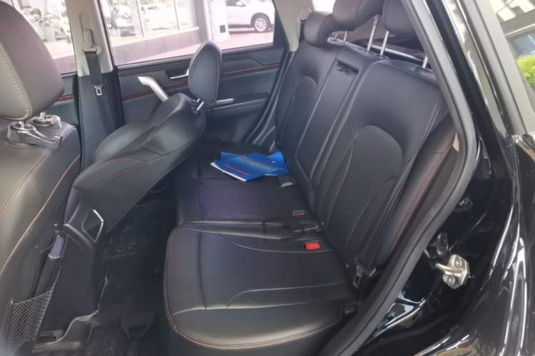 Used Haval H6 2017 Red-Label Sport Edition 1.5T Manual Two-Wheel Drive Elite Model Left Rear Seat
