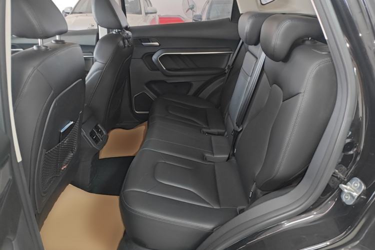 Used Haval H6 2017 Red Label 2.0T Automatic Two-Wheel Drive ZhiShang Model Left Rear Seat
