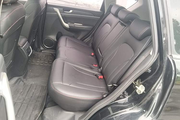 Used Haval H6 2017 Revised Blue-Label Sport Version 1.5T Automatic Two-Wheel Drive Luxury Trim Left Rear Seat
