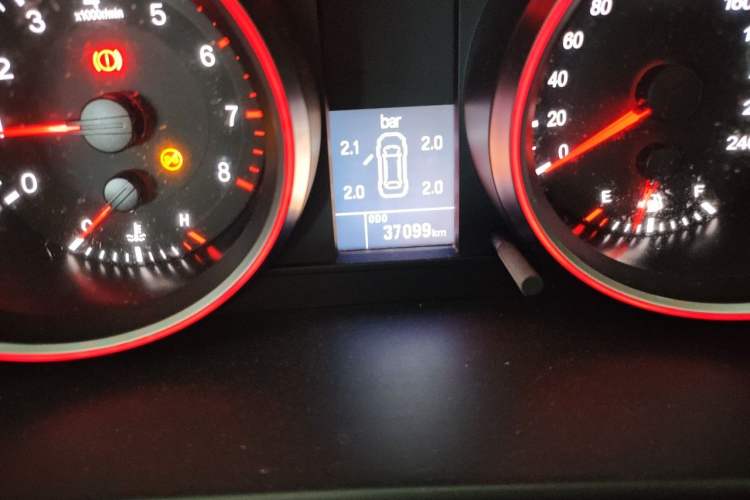 Used Haval H6 2017 Red-Label Sport Edition 1.5T Manual Two-Wheel Drive Elite Model Odometer Close Up