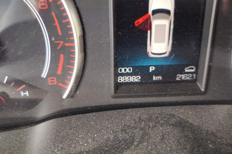 Used Haval H6 2017 Blue Label 2.0T Automatic Two-Wheel Drive Luxury Model Odometer Close Up