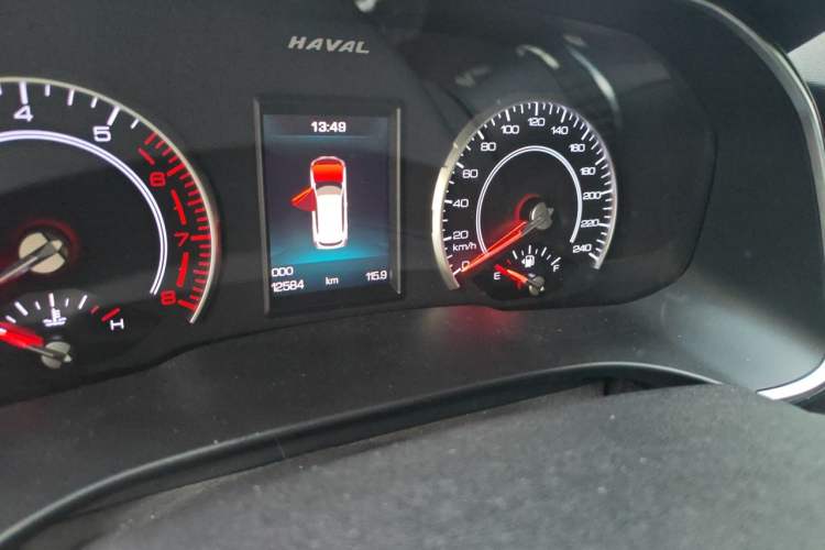 Used Haval H6 2017 Red-Label 1.3T Automatic Two-Wheel Drive ZhiShang Model Odometer Close Up