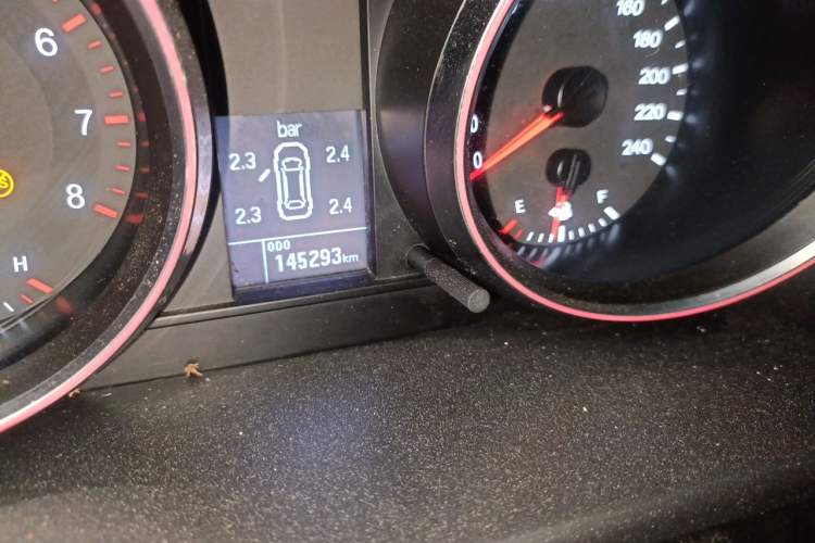 Used Haval H6 2017 Blue Label Sport Edition 1.5T Manual Two-Wheel Drive Elite Model Odometer Close Up