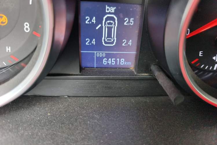 Used Haval H6 2017 Red-Label Sport Edition 1.5T Manual Two-Wheel Drive Elite Model Odometer Close Up
