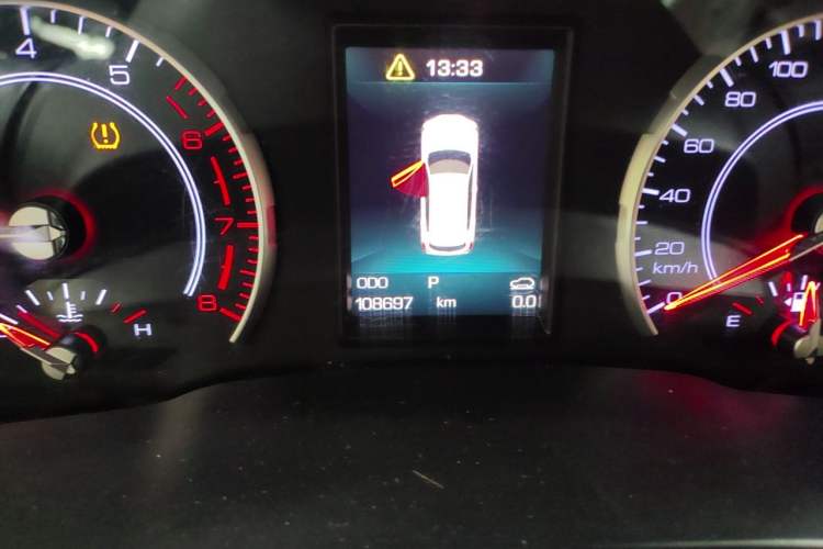 Used Haval H6 2017 Red Label 2.0T Automatic Two-Wheel Drive ZhiShang Model Odometer Close Up