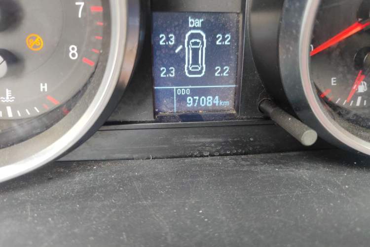 Used Haval H6 2017 Red-Label Sport Edition 1.5T Manual Two-Wheel Drive Elite Model Odometer Close Up