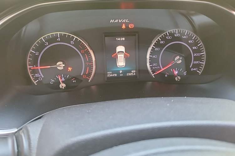 Used Haval H6 2017 Red Label 2.0T Automatic Two-Wheel Drive ZhiShang Model Odometer Close Up