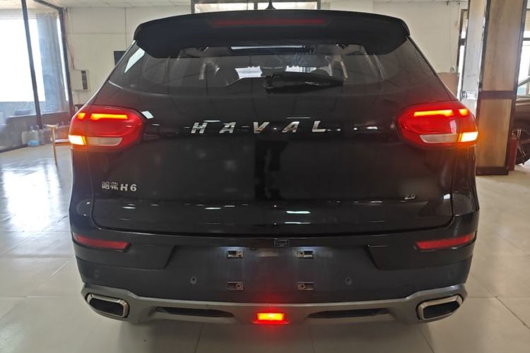 Used Haval H6 2017 Red Label 2.0T Automatic Two-Wheel Drive ZhiShang Model Rear