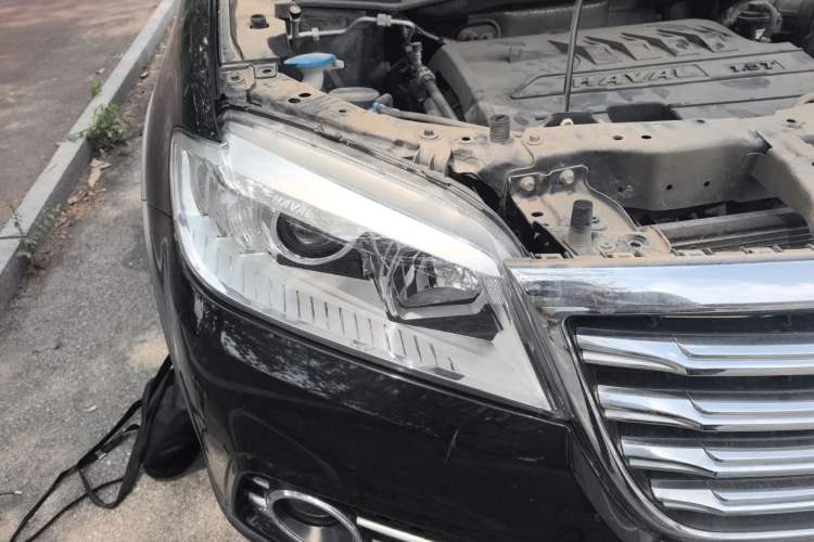 Used Haval H6 2017 Red-Label Sport Edition 1.5T Manual Two-Wheel Drive Elite Model Right Front Headlight