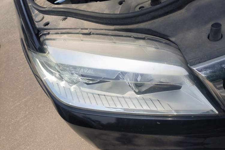 Used Haval H6 2017 Red-Label Sport Edition 1.5T Automatic Two-Wheel Drive Luxury Model Right Front Headlight
