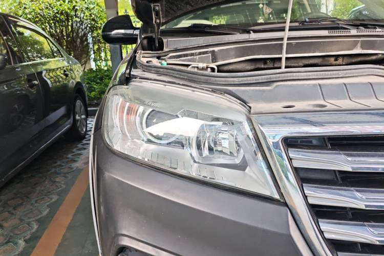 Used Haval H6 2017 Red-Label Sport Edition 1.5T Manual Two-Wheel Drive Elite Model Right Front Headlight