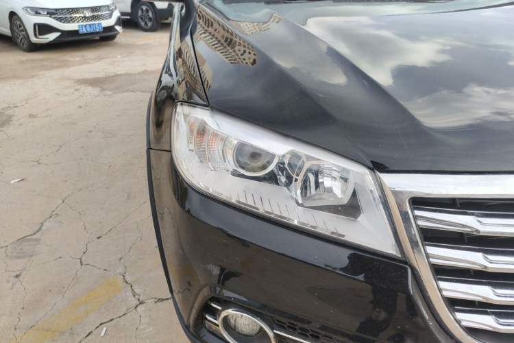 Used Haval H6 2017 Red-Label Sport Edition 1.5T Automatic Two-Wheel Drive Luxury Model Right Front Headlight