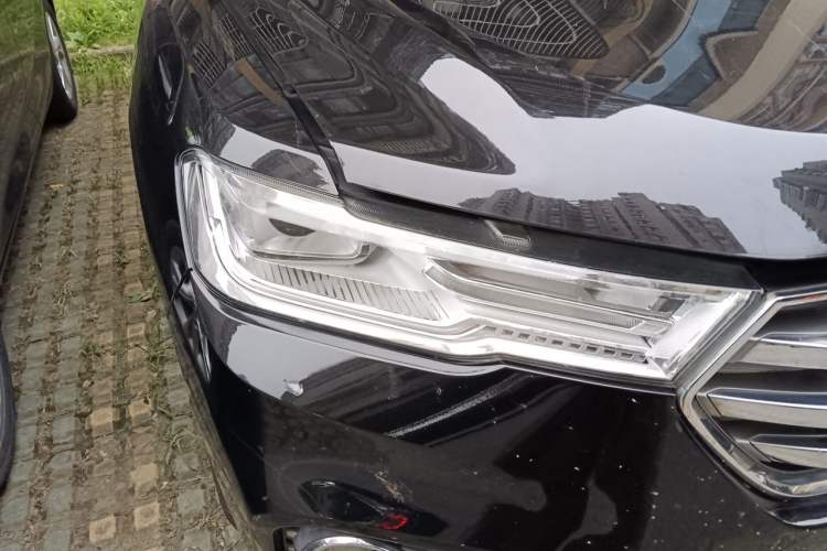 Used Haval H6 2017 Blue Label 1.5T Automatic Two-Wheel Drive ZhiShang Model Right Front Headlight
