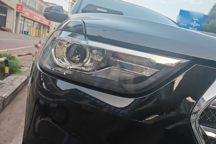 Used Haval H6 2017 Revised Blue-Label Sport Version 1.5T Automatic Two-Wheel Drive Luxury Trim Right Front Headlight
