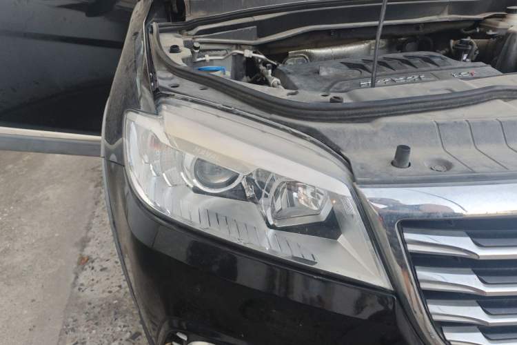 Used Haval H6 2017 Red-Label Sport Edition 1.5T Automatic Two-Wheel Drive Luxury Model Right Front Headlight
