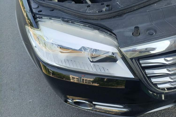 Used Haval H6 2017 Red-Label Sport Edition 1.5T Manual Two-Wheel Drive Elite Model Right Front Headlight