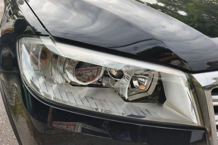 Used Haval H6 2017 Red-Label Sport Edition 1.5T Manual Two-Wheel Drive Elite Model Right Front Headlight
