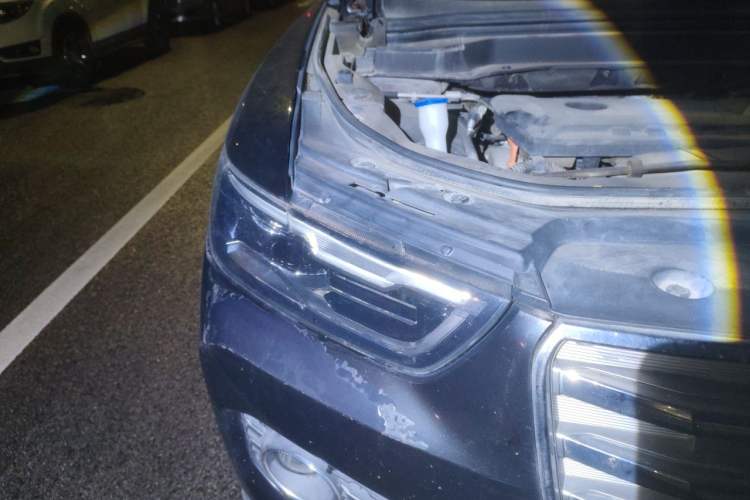 Used Haval H6 2017 Red Label 2.0T Automatic Two-Wheel Drive ZhiShang Model Right Front Headlight